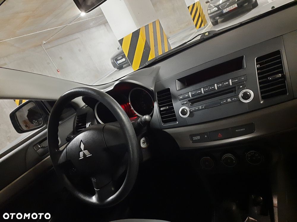 Mitsubishi Lancer 1.6 Inform - 13