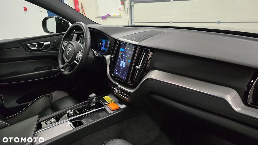 Volvo XC 60 B4 D Ultimate Dark - 19