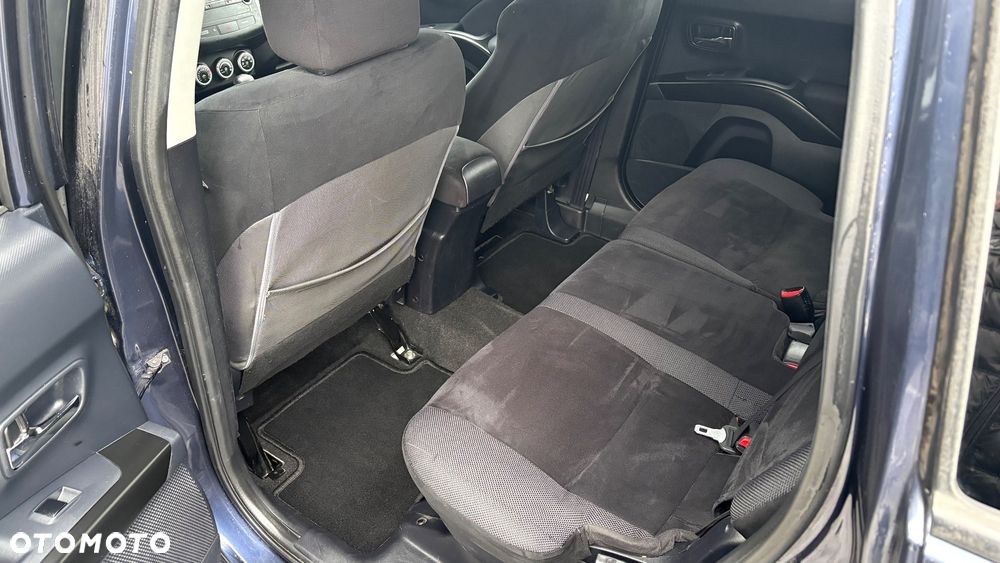 Mitsubishi Outlander 2.4 Intense - 14