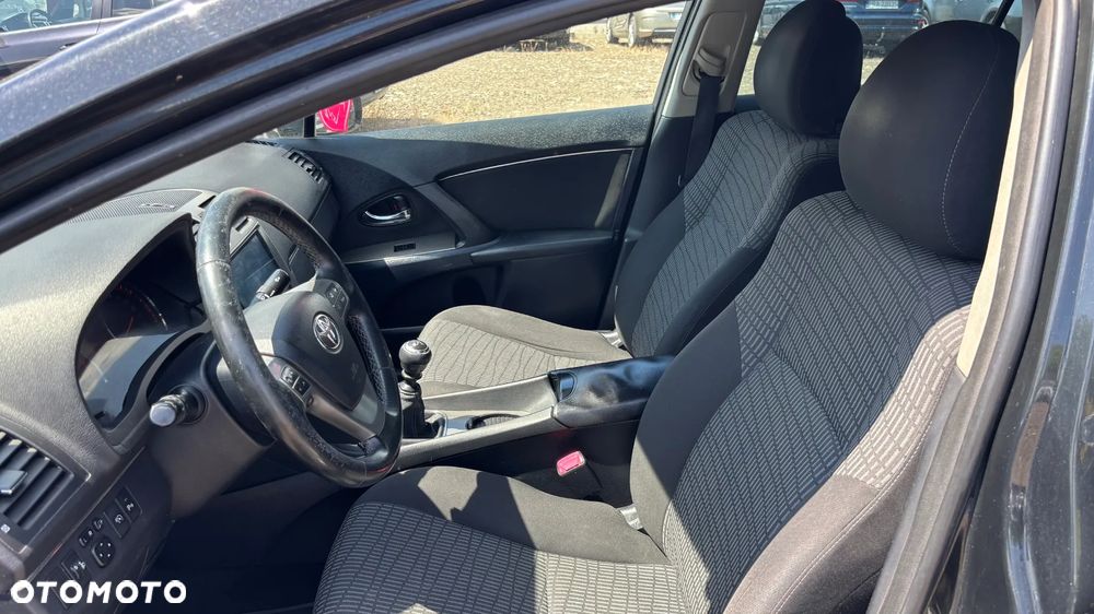 Toyota Avensis 2.0 D-4D - 15