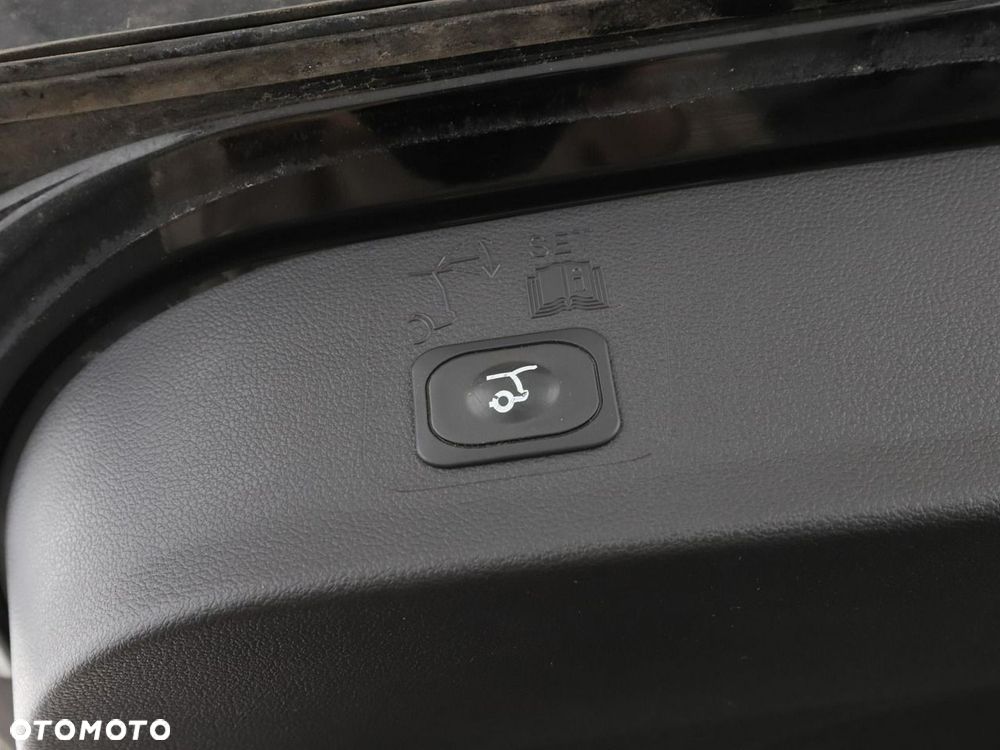 Ford Kuga 1.5 EcoBoost 2x4 ST-Line - 37