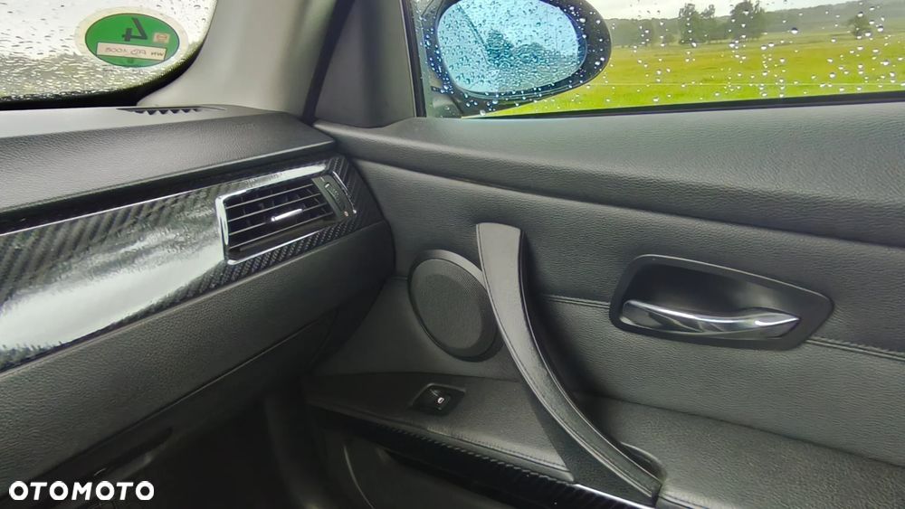 BMW Seria 3 320i - 17