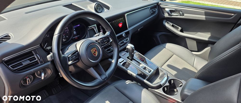 Porsche Macan Standard - 12