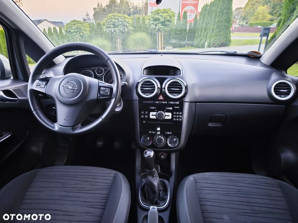 Opel Corsa 1.4 16V Cosmo - 22