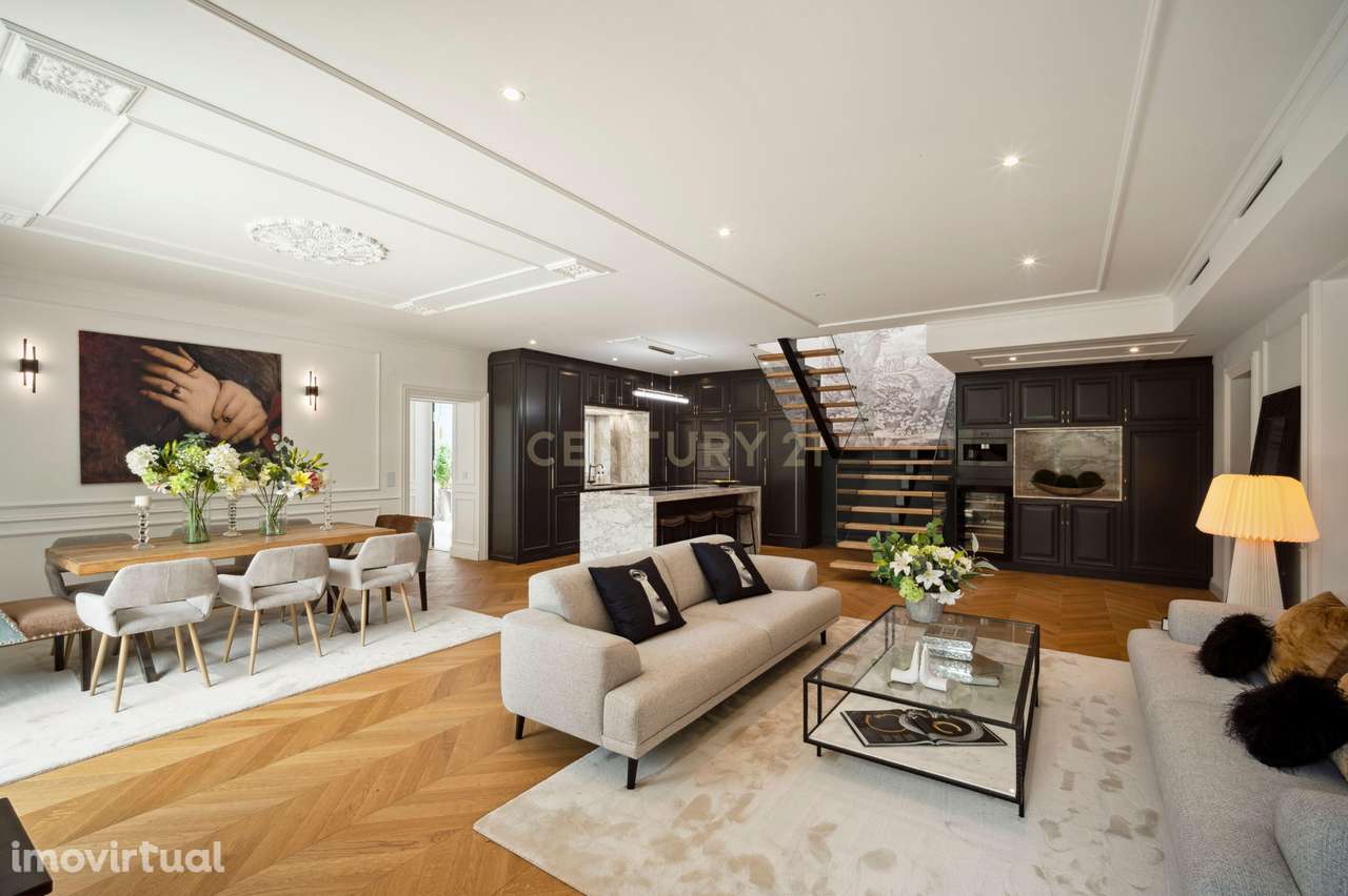 Moradia isolada T3+1 com jardim, piscina e guest house no centro de Ca - Grande imagem: 4/33