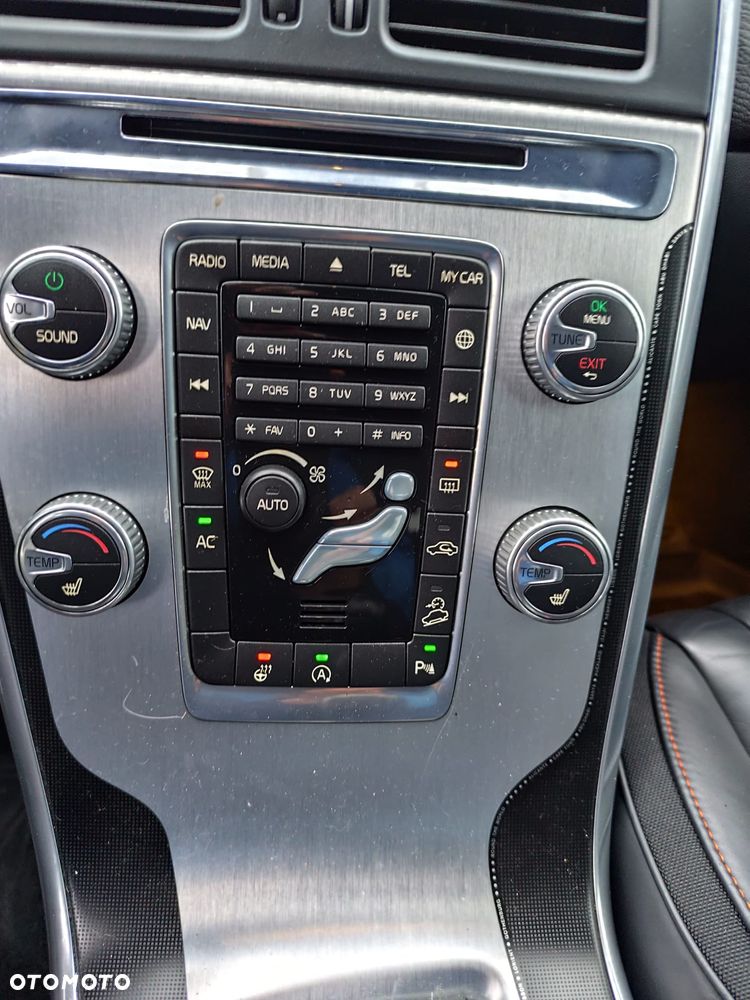 Volvo XC 60 D4 AWD Momentum - 29