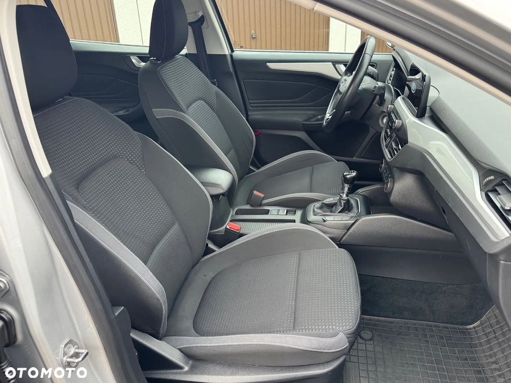 Ford Focus 1.5 TDCi SYNC Edition - 13