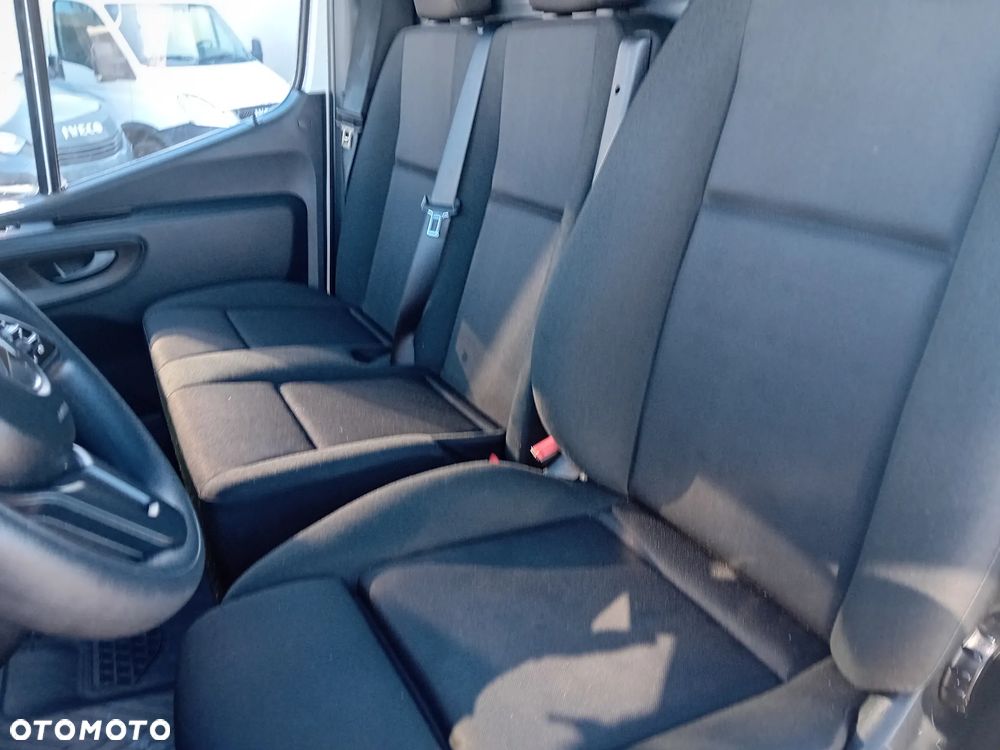 Mercedes-Benz Sprinter - 17
