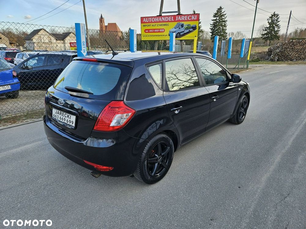 Kia Ceed - 4