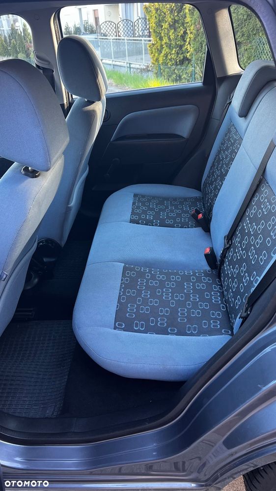 Ford Fiesta 1.4 Ambiente - 8