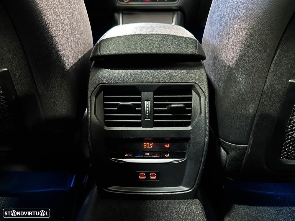 BMW 330 e Pack 50 anos M Auto - 24
