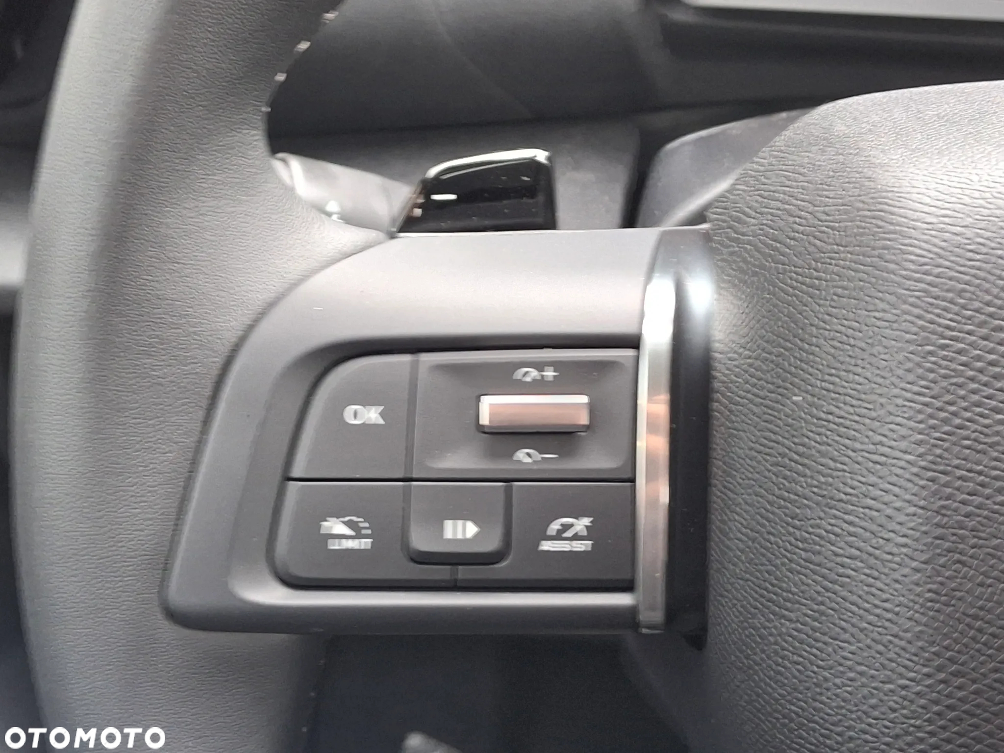 Citroën C4X 1.2 mHEV Plus eDCT6 - 15