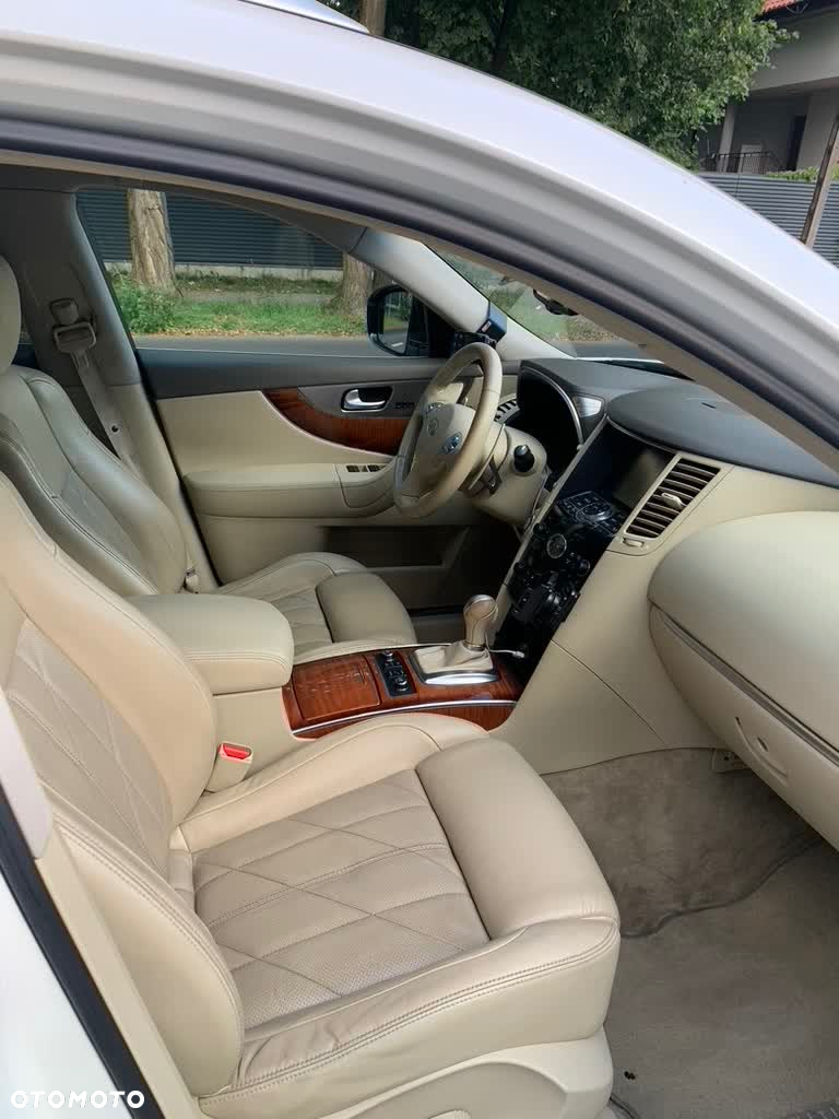 Infiniti QX70 3.7 S Premium - 8
