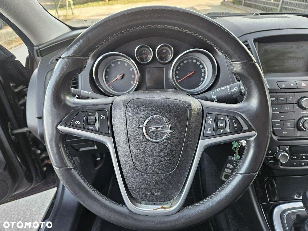 Opel Insignia - 15