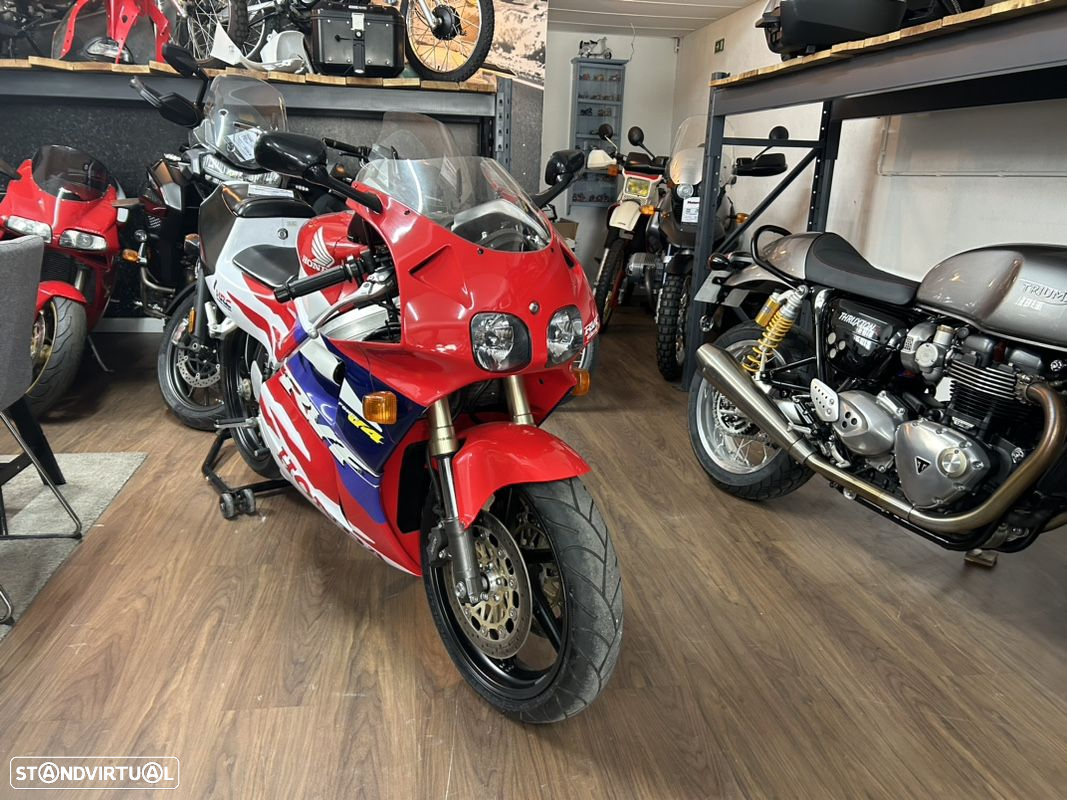 Honda RVF 400 - 14