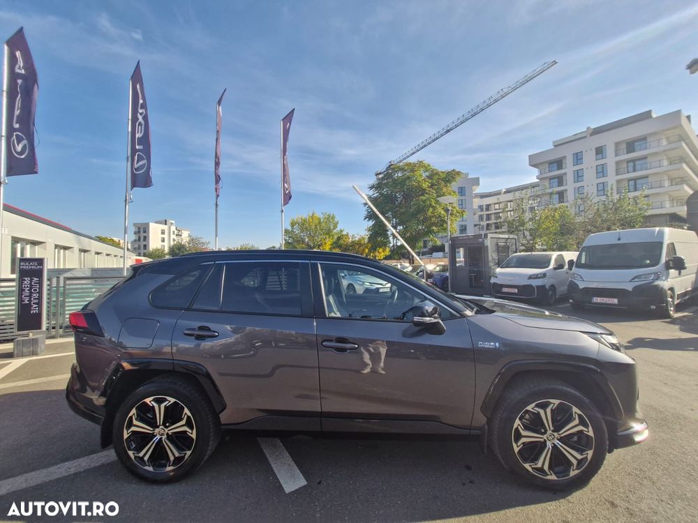 Toyota RAV4 - 8