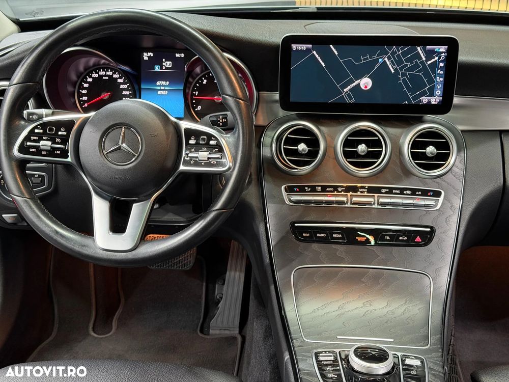 Mercedes-Benz C - 12