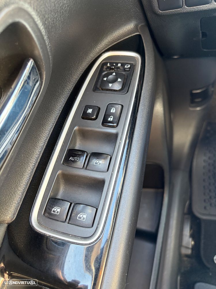 Mitsubishi Outlander - 15