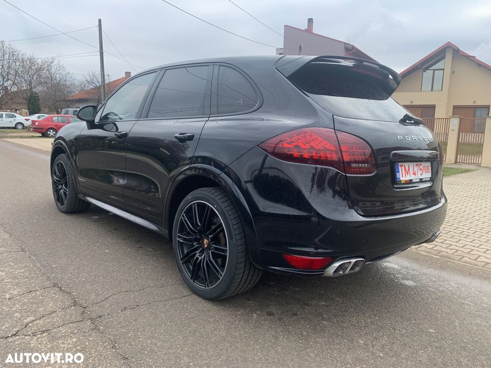 Porsche Cayenne - 22
