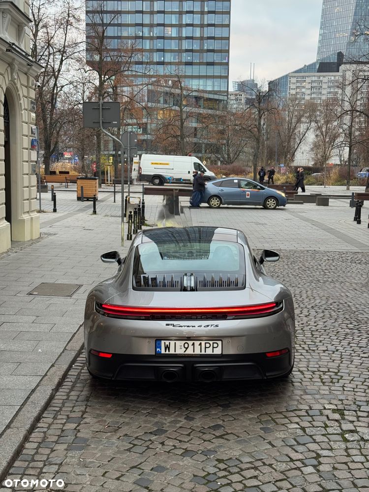 Porsche 911 Carrera T-Hybrid 4 GTS - 12