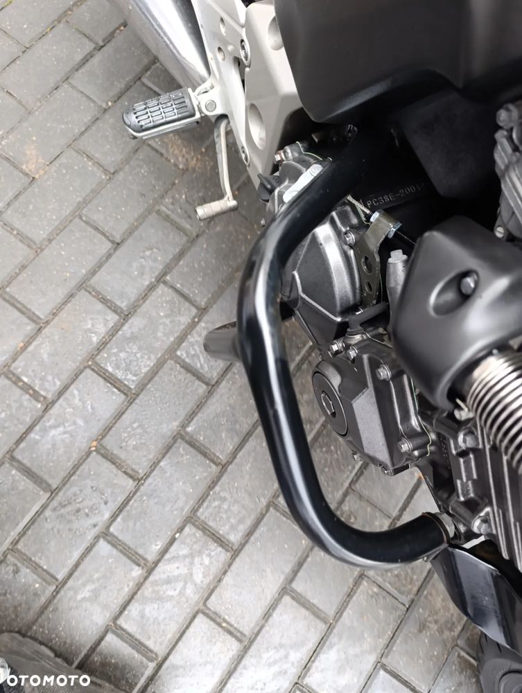 Honda CBF - 37
