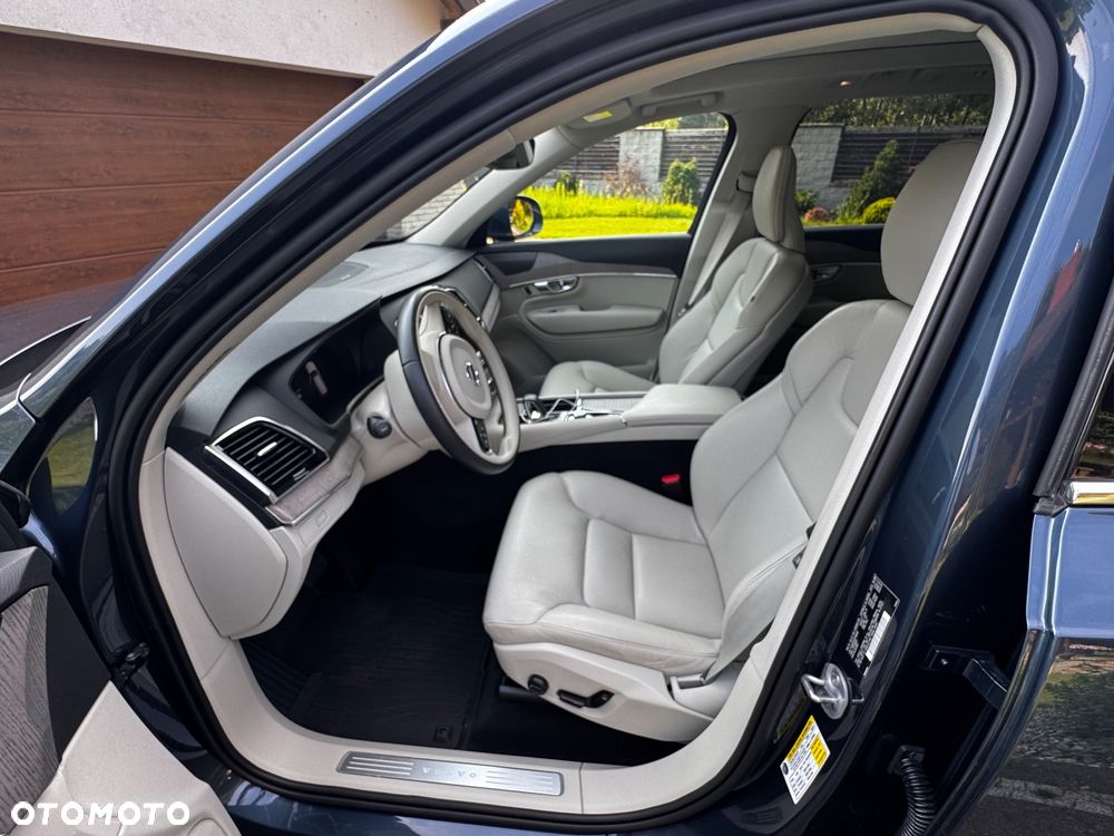 Volvo XC 90 - 22