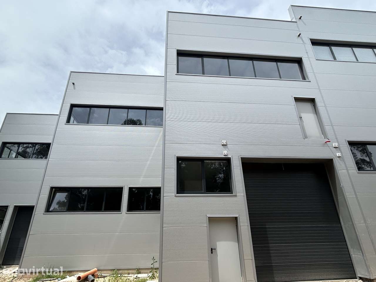 Vendo Pavilhão Industrial , novo, com uma área total de 530m2 - Grande imagem: 2/8