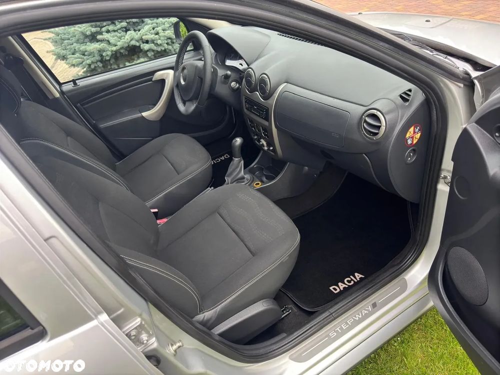 Dacia Sandero Stepway 1.6 - 9