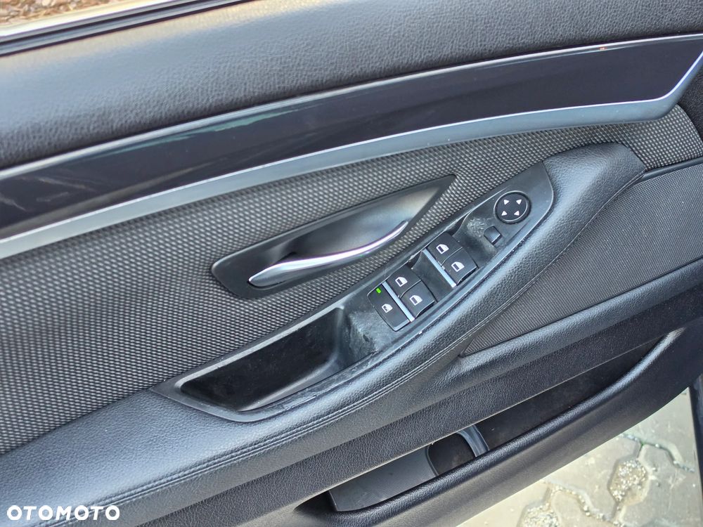 BMW Seria 5 520d BluePerformance - 11