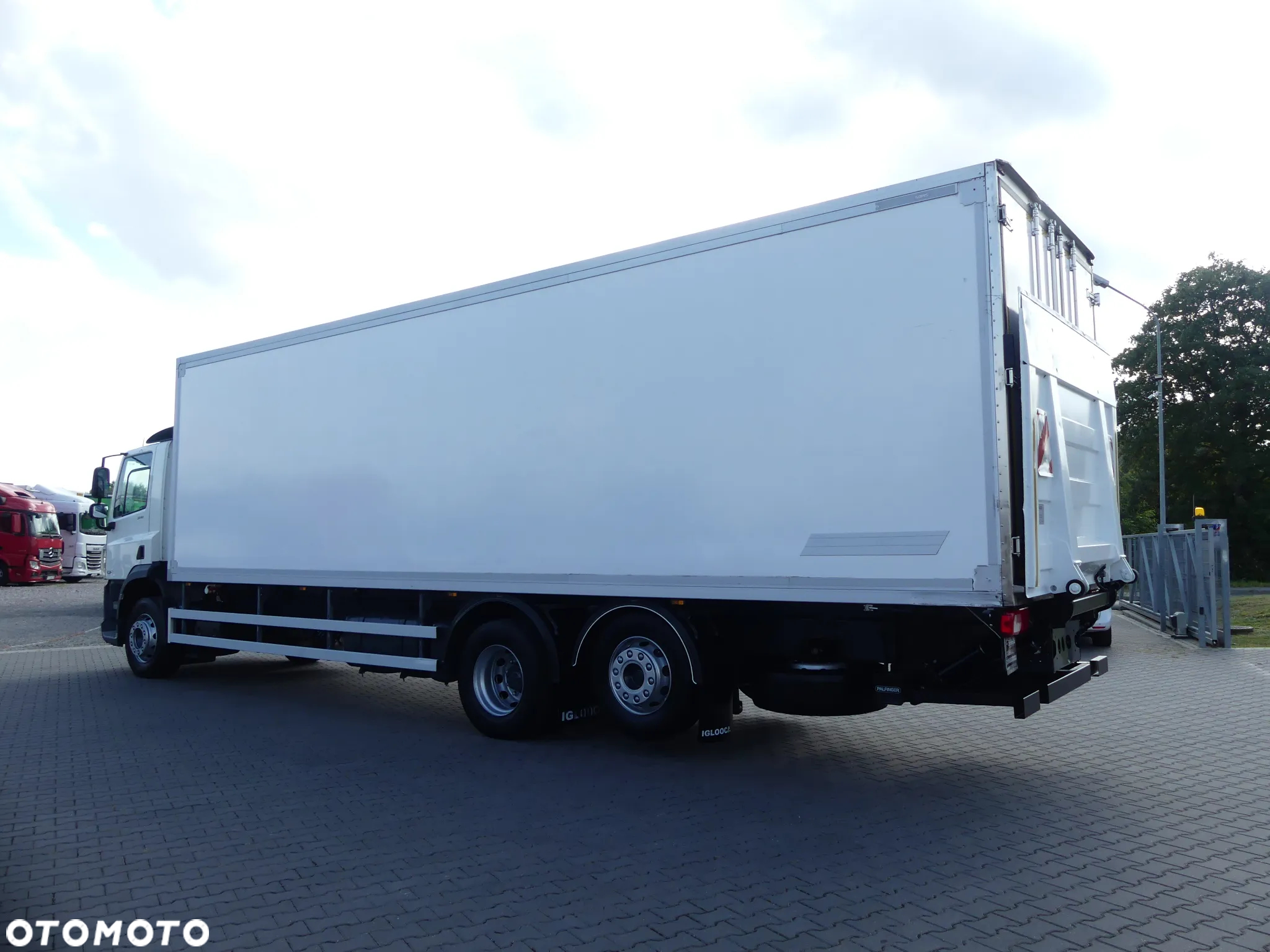 DAF CF 370 / 6x2 / CHŁODNIA 9.50 + WINDA / EURO 6 / - 5