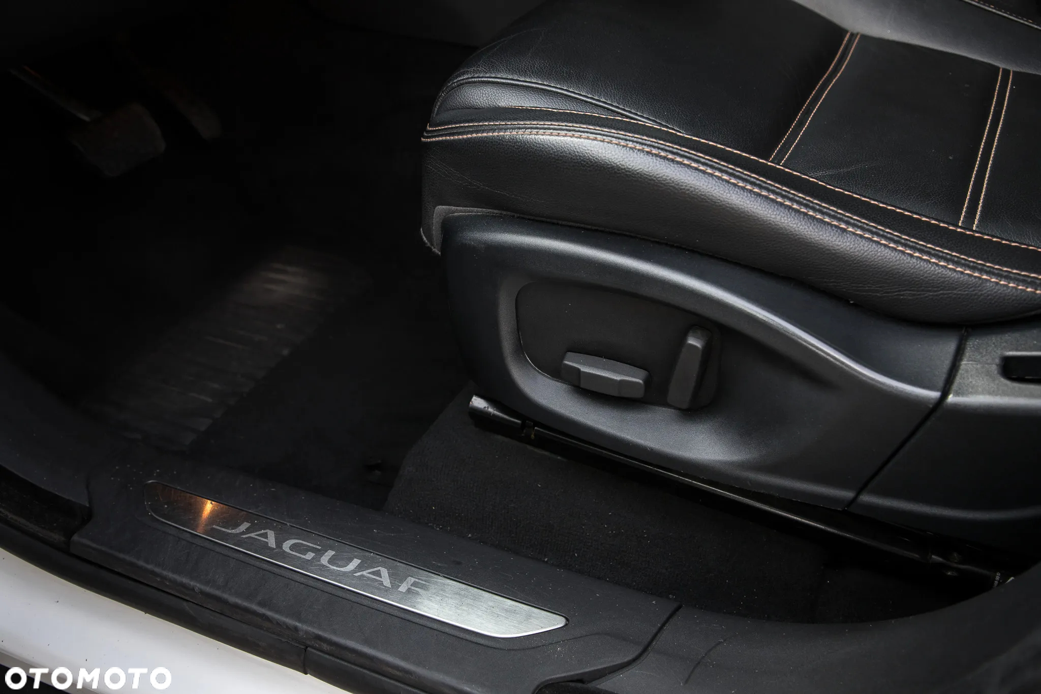 Jaguar F-Pace 2.0 i4D AWD Prestige - 14