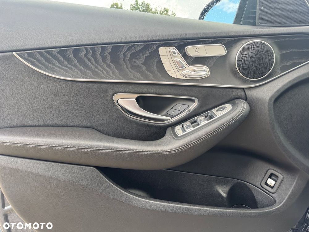 Mercedes-Benz Klasa C 300 7G-TRONIC Exclusive - 11