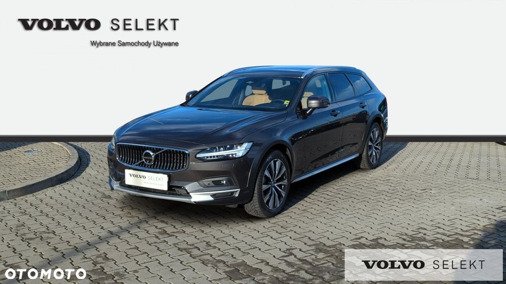 Volvo V90 Cross Country - 1