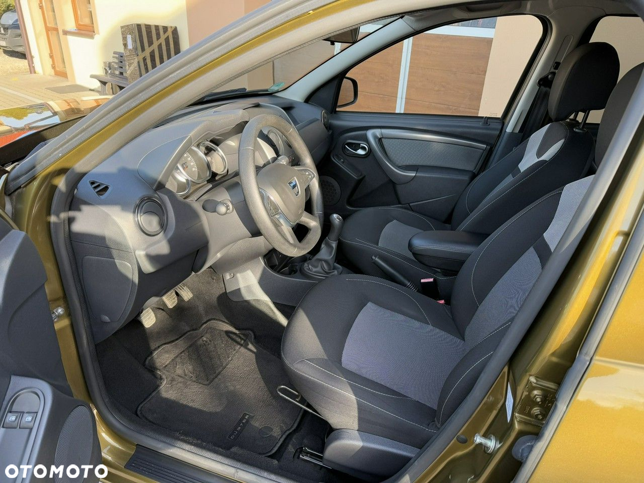Dacia Duster 1.6 SCe Comfort - 21
