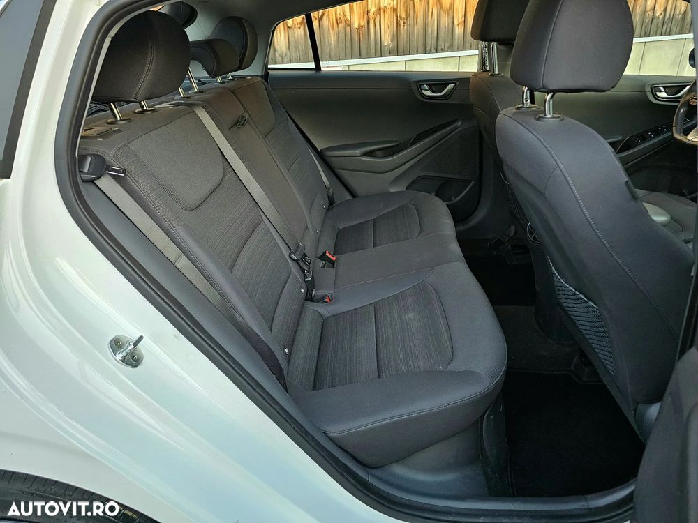 Hyundai IONIQ - 22
