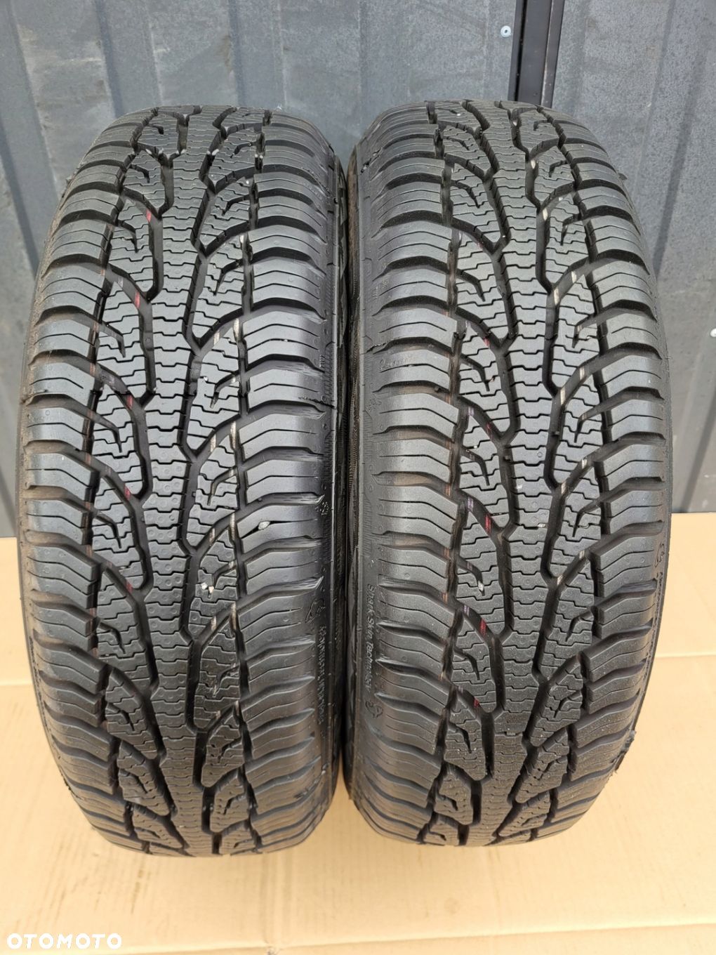 Uniroyal AllSeasonExpert 2 165/65R14 79 T - 1