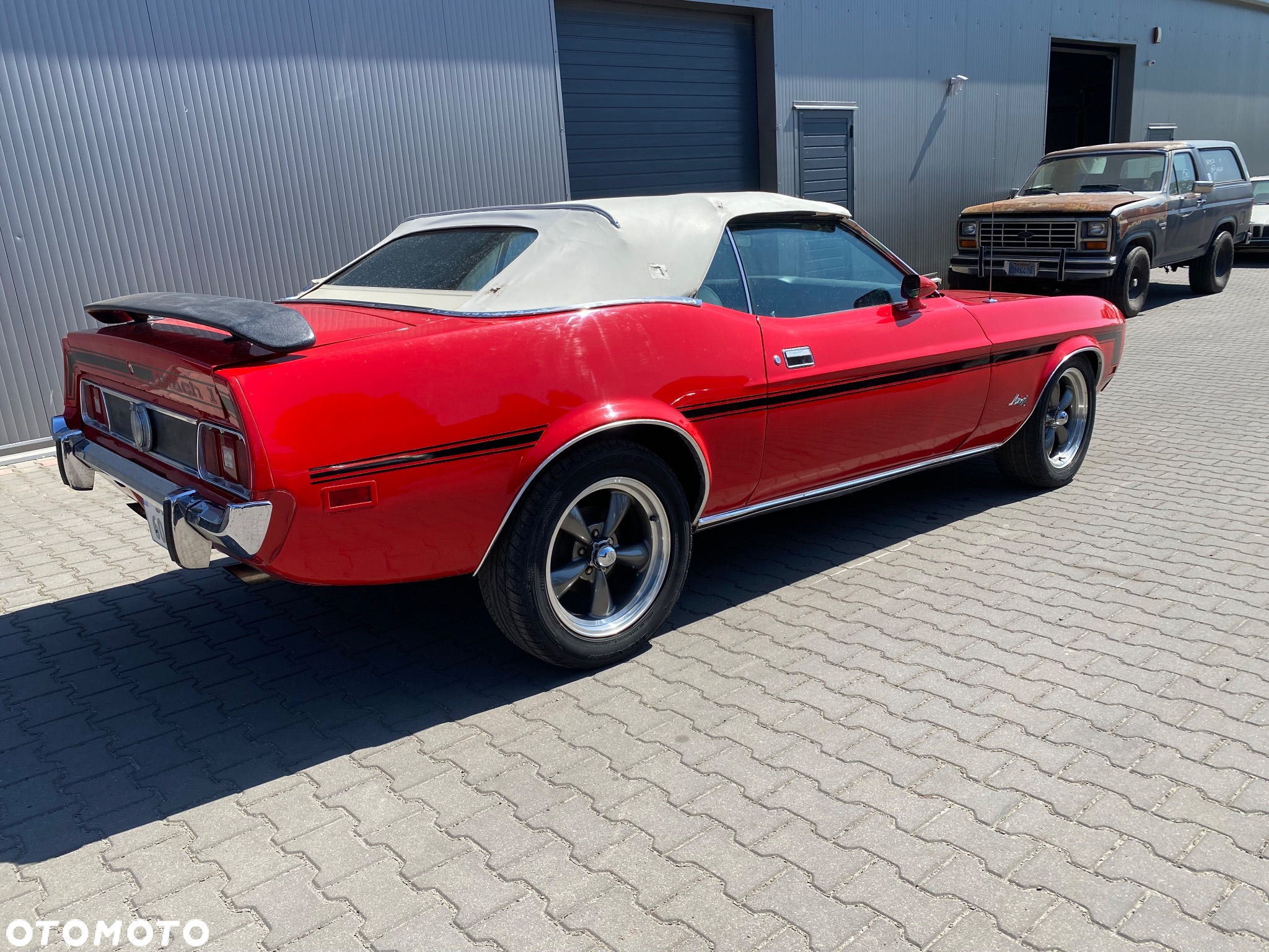 Ford Mustang - 4