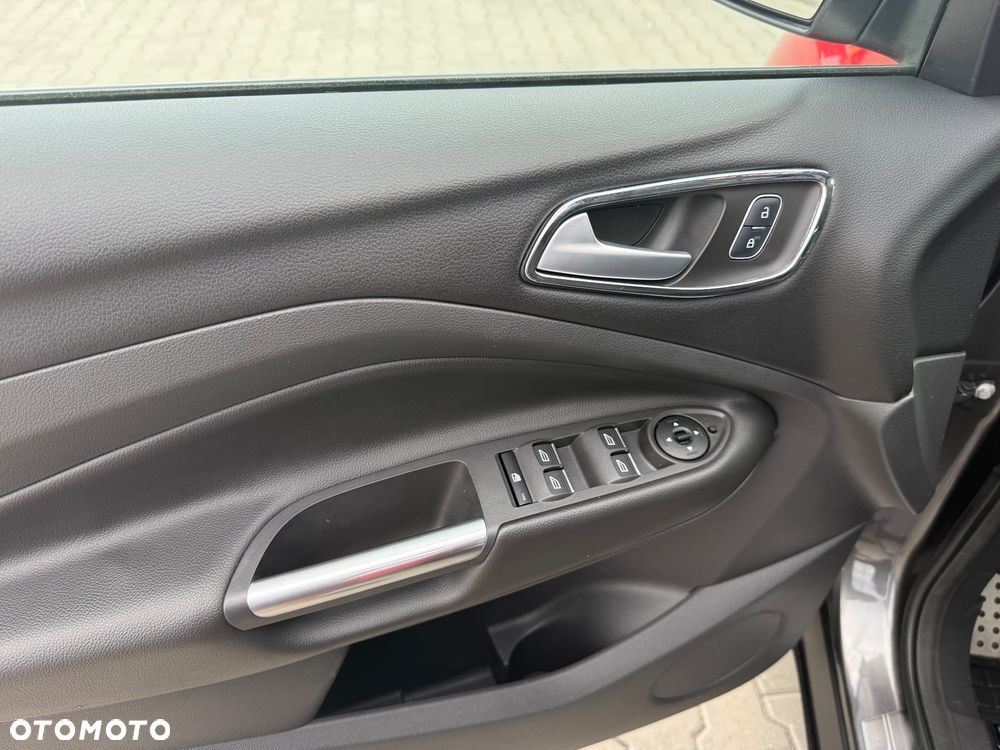 Ford Kuga 2.0 TDCi 4x4 Titanium - 24
