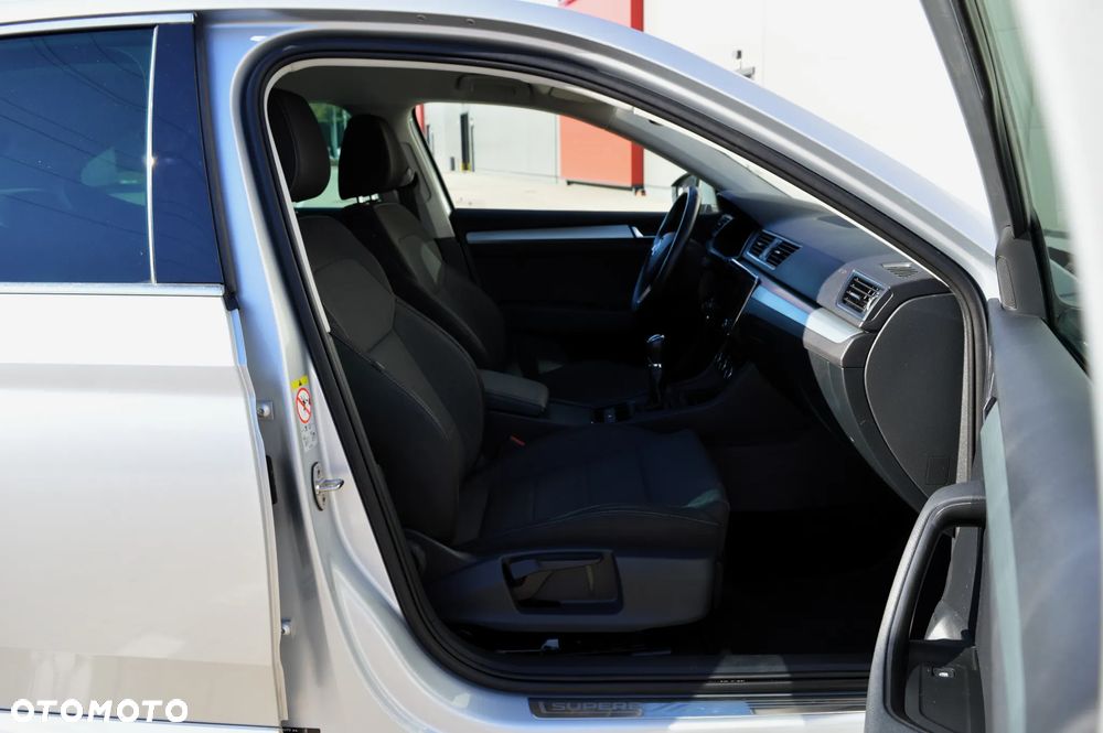 Skoda Superb 1.6 TDI GreenLine - 11