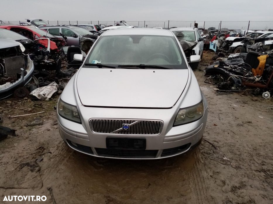 Dezmembrez Volvo V50 2.0 diesel - 6