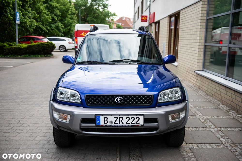 Toyota RAV4 - 10