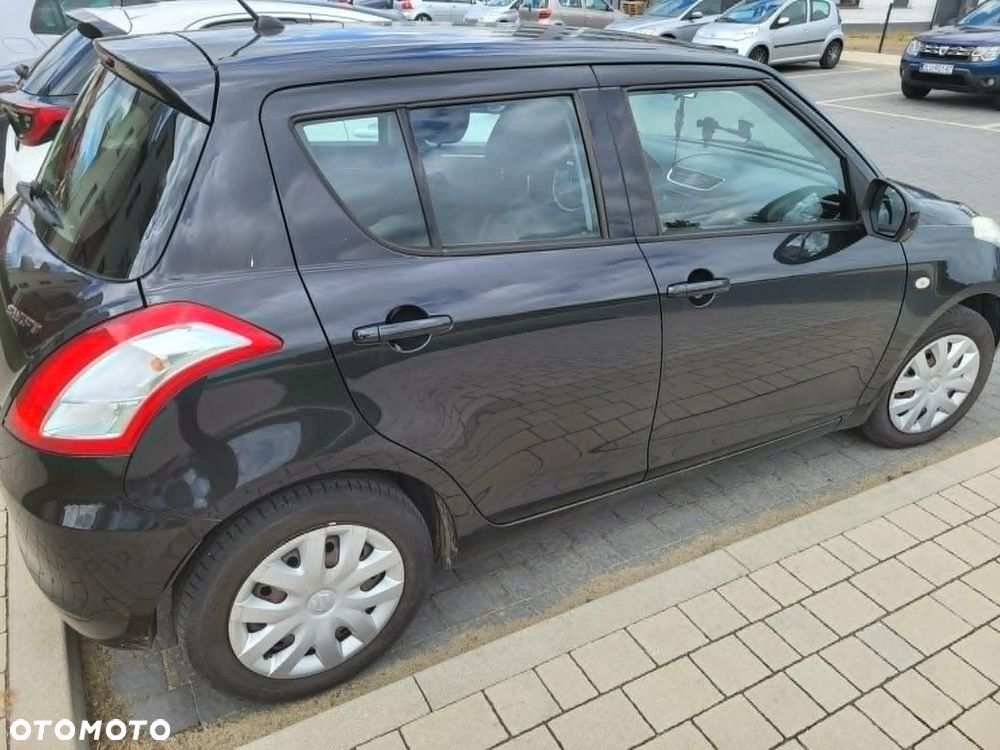 Suzuki Swift - 4