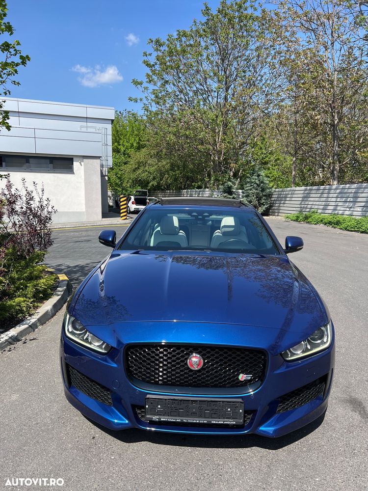 Jaguar XE - 1