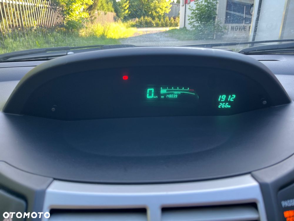 Toyota Yaris 1.4 D-4D Terra A/C - 16
