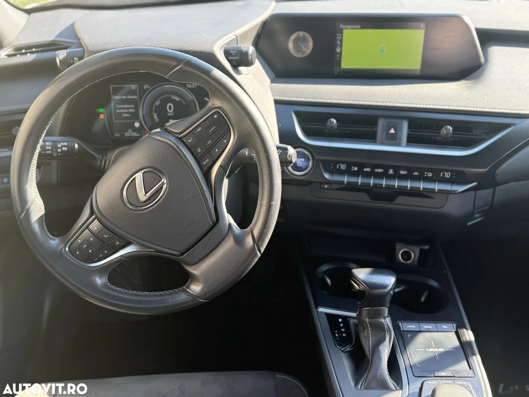 Lexus UX 250h 2.0L HEV 20H- (178 HP) 4X2 CVT Business - 19