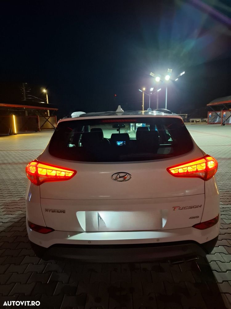 Hyundai Tucson 2.0 CRDI 4WD Automatik Premium - 22