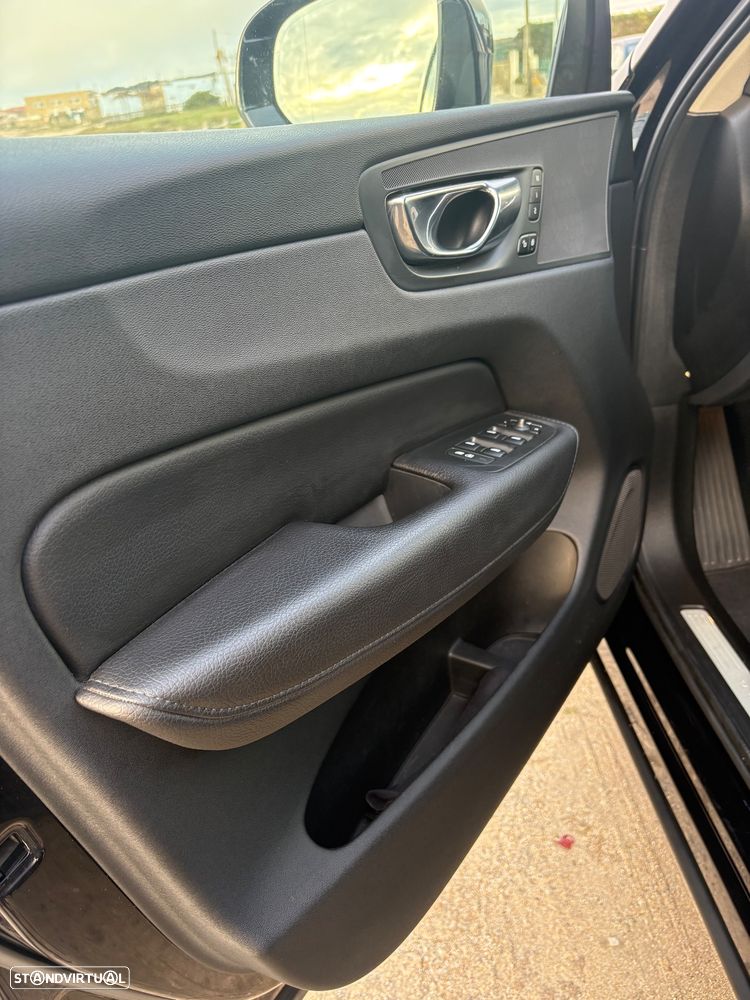 Volvo XC 60 2.0 D4 Inscription AWD Geartronic - 13