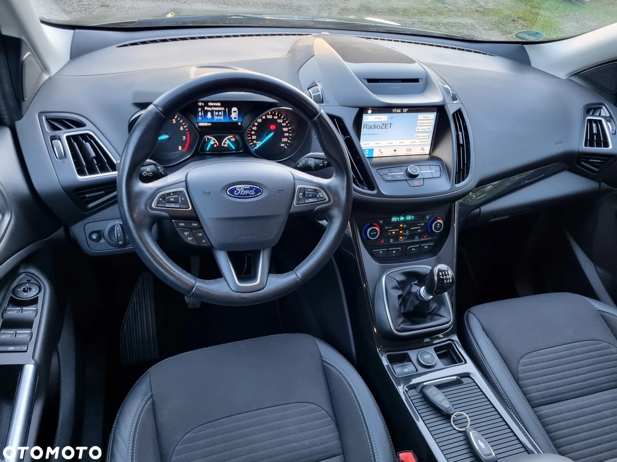 Ford Kuga 1.5 EcoBoost 2x4 Titanium - 5