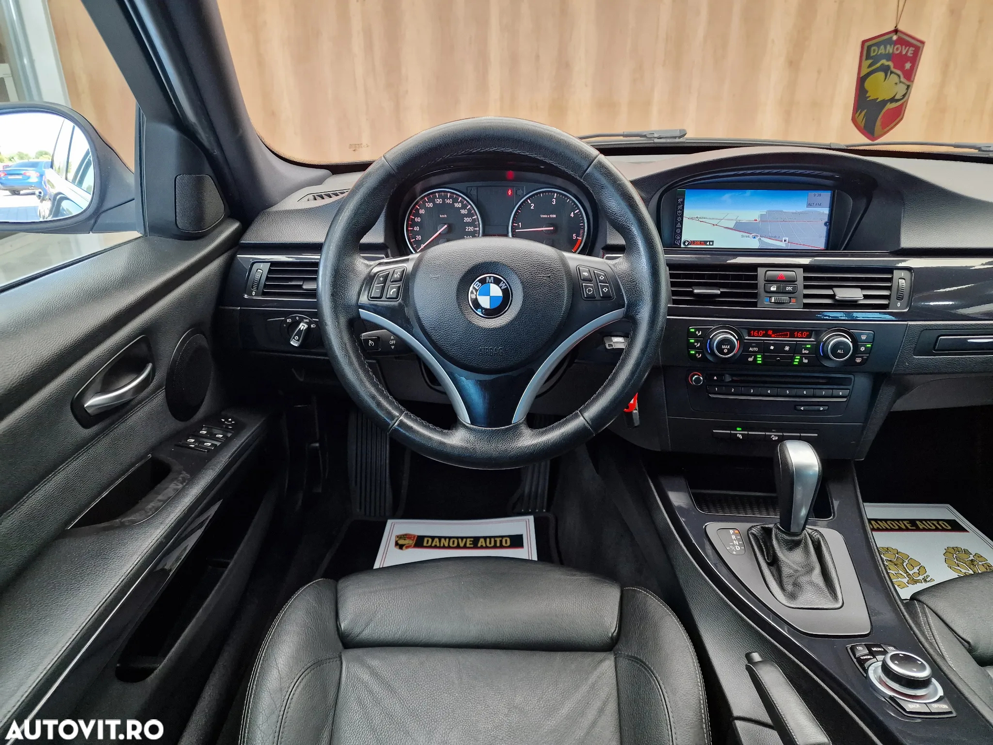 BMW Seria 3 320d DPF Touring Aut. - 19