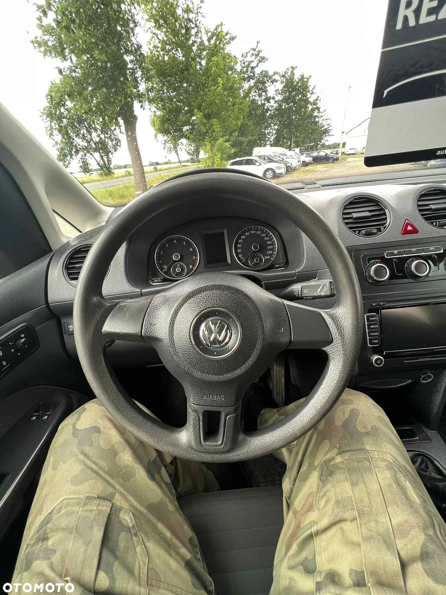 Volkswagen Caddy - 27